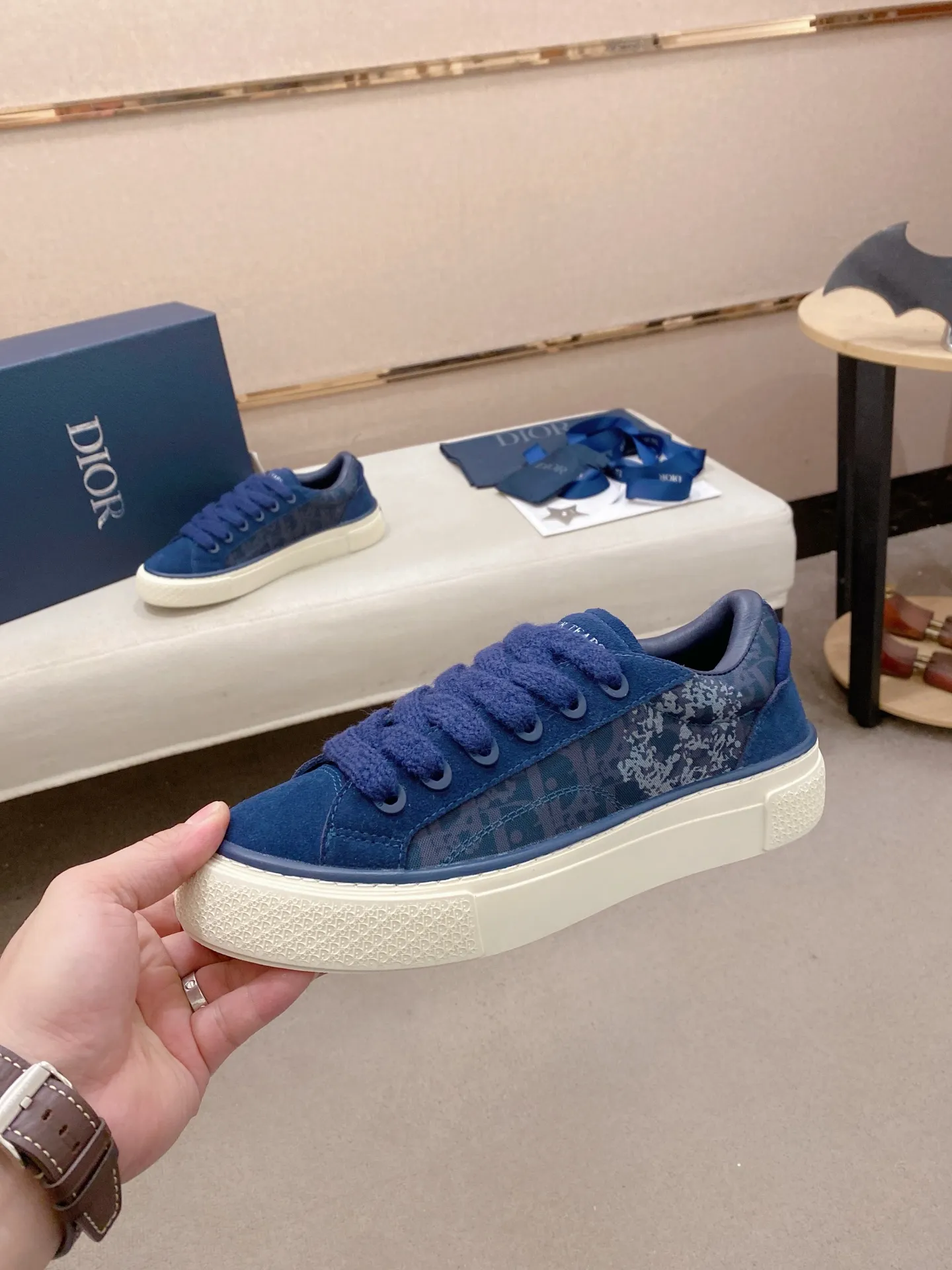 Factory price: 300 Men's shoes 💰[Dior·Dior] Top 🔍Couple style 💏🔍New casual sports style couple shoes, new four-season design, perfect workmanship, lace-up lazy style to create cabinet quality, upper: imported first-layer cowhide, sheepskin lining is soft and comfortable, ultra-light TPU wear-resistant outsole, simple, versatile fashion men's shoes, excellent color code number 35--44
